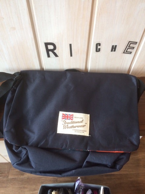 {F6A17DE7-A73E-4F57-9DE3-40E60C70A6FE}